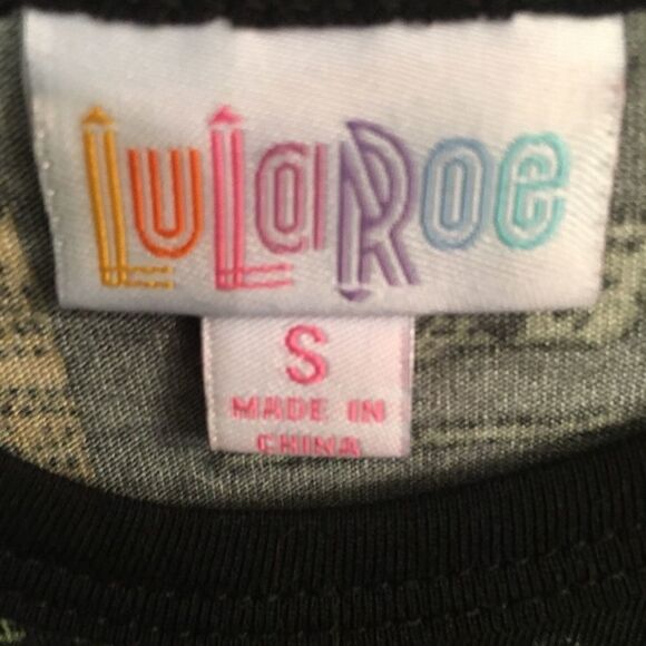 LuLaRoe Comfy Tee   - Picture 3 of 4